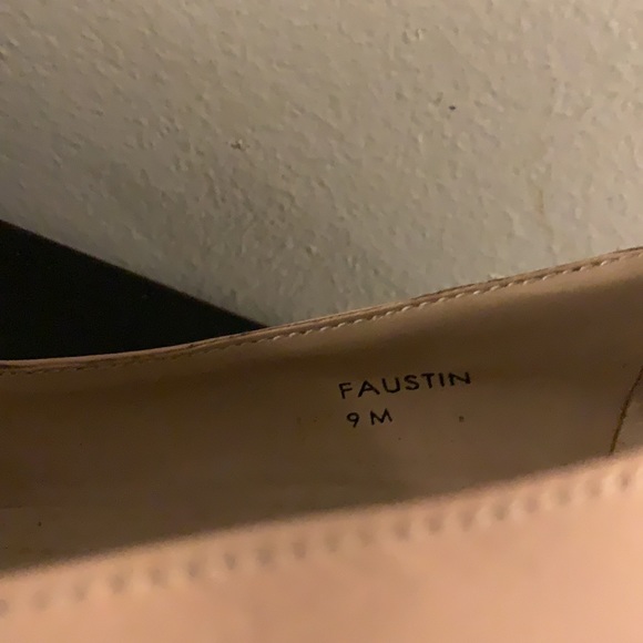 SOLD Ellen Tracy flats - Picture 3 of 3